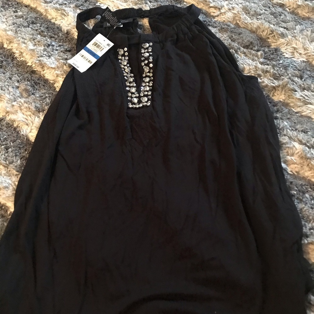 Closet top with crystals